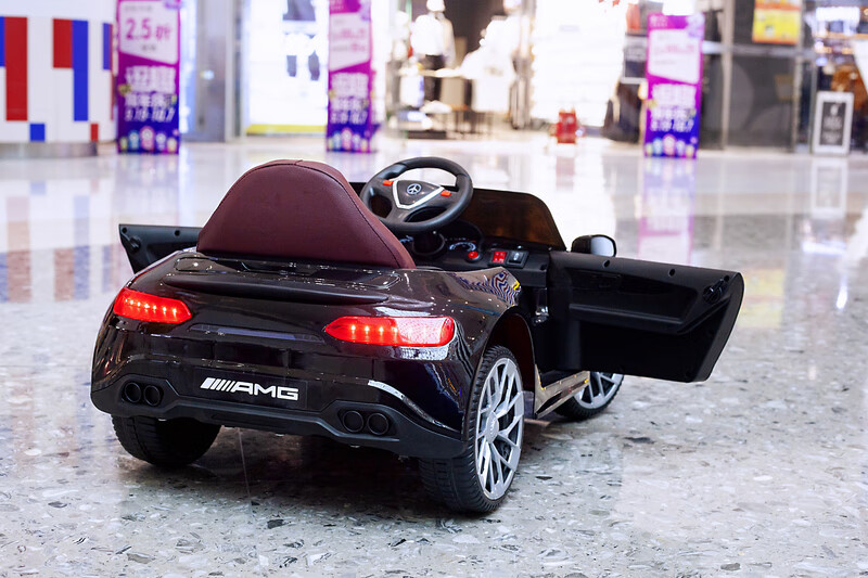 迪士尼 奔驰儿童电动车四轮汽车带遥控可坐宝宝摇摆童车小孩玩具车可