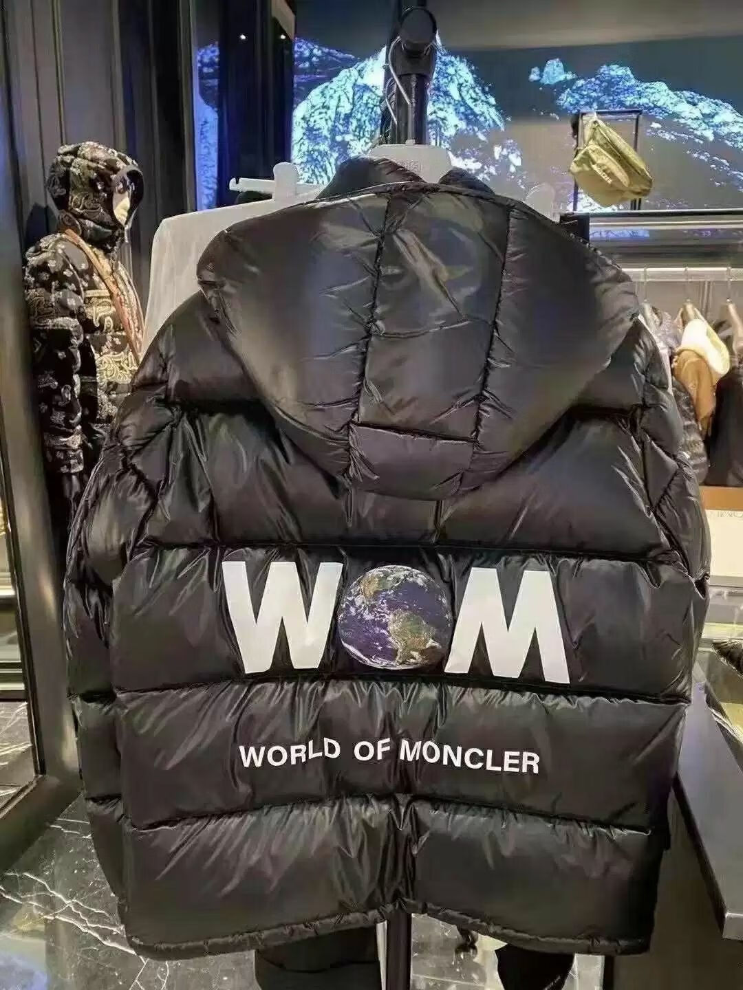 官网男装范西纪22年冬季藤原浩联名地球图案情侣款面包连帽闪电羽绒服