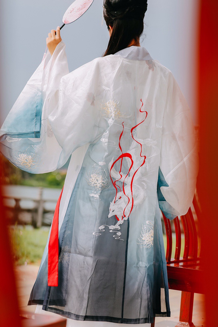 飘逸古装侠女九尾狐汉服女夏超仙改良拖尾山海经显瘦中国风大袖衫白色