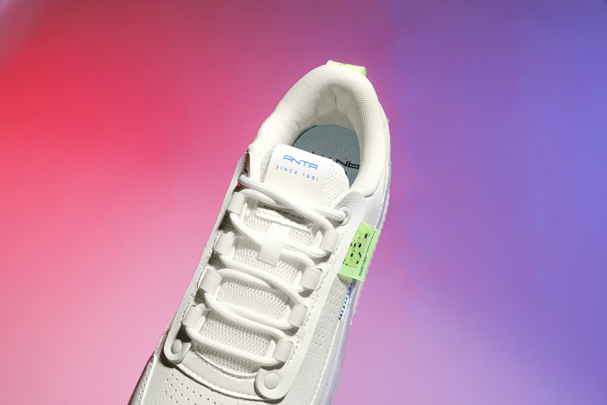 安踏【果冻鞋】板鞋男鞋夏季情侣鞋水晶透明底运动跑步鞋学生休闲鞋