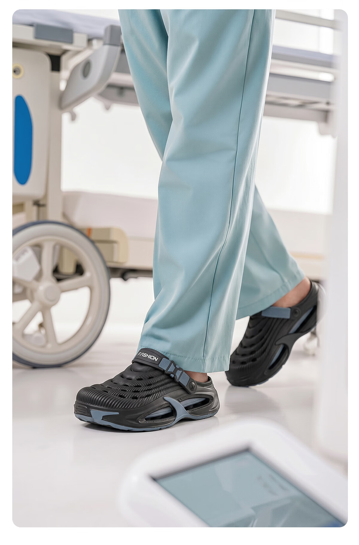 Runrou Surgical Room Men's Slippers Summer 2026 New Anti-Slip Outdoor Odor-Resistant Medical Clogs 12