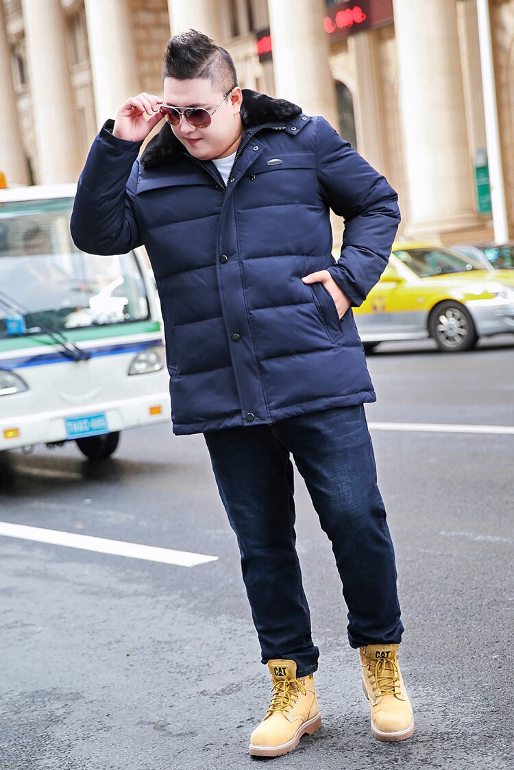 羽绒服男特大码胖子加厚加肥加大毛领中年外套爸爸装防寒服 墨绿 在大