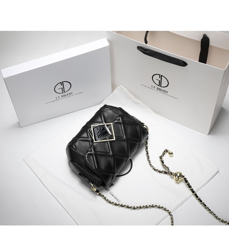 2022新款香港itgdledy菱格小包包女真皮链条斜挎包百搭感女包 米白色