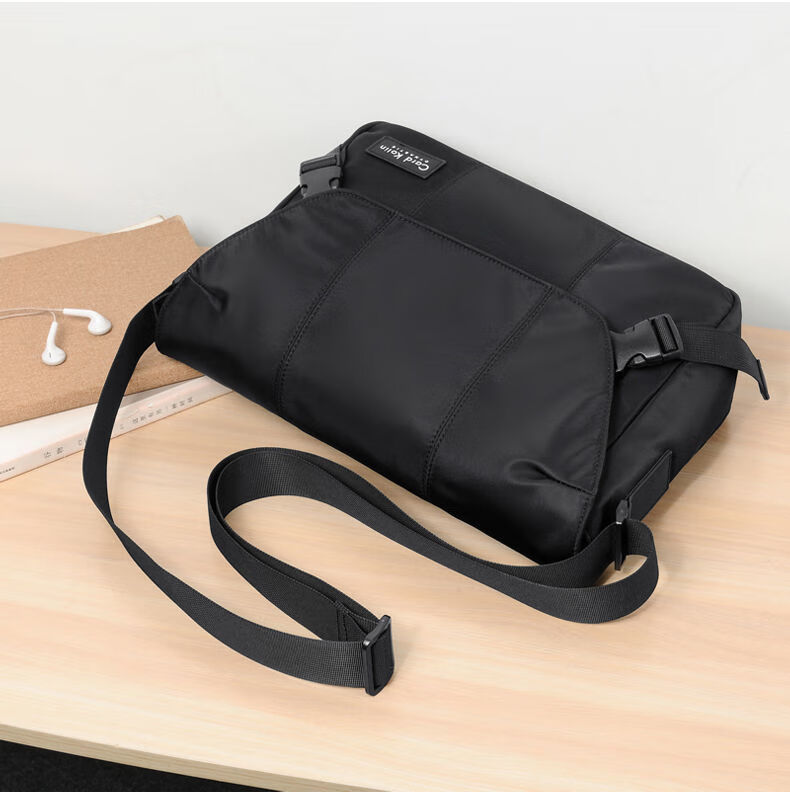 ck男包单肩斜挎包男士挎包牛津布防水背包多功大容量斜挎包韩版 纯黑