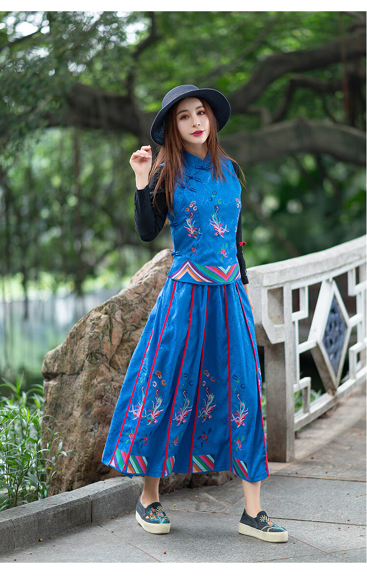 个性特色旅游云南旅游衣服女出游民族风女装中国风绣花马甲背心复古两
