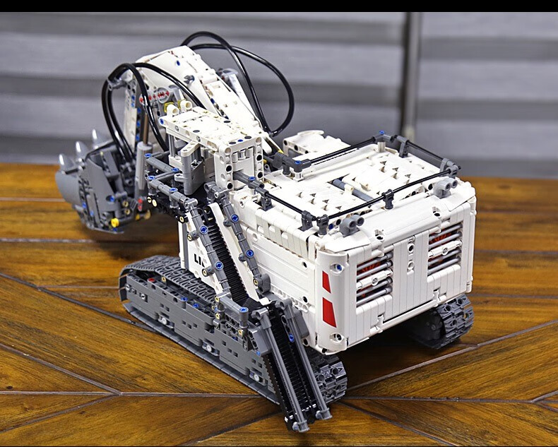 高商场同款宇星模王13130利勃海尔挖掘机工程系列拼装模型积木玩具