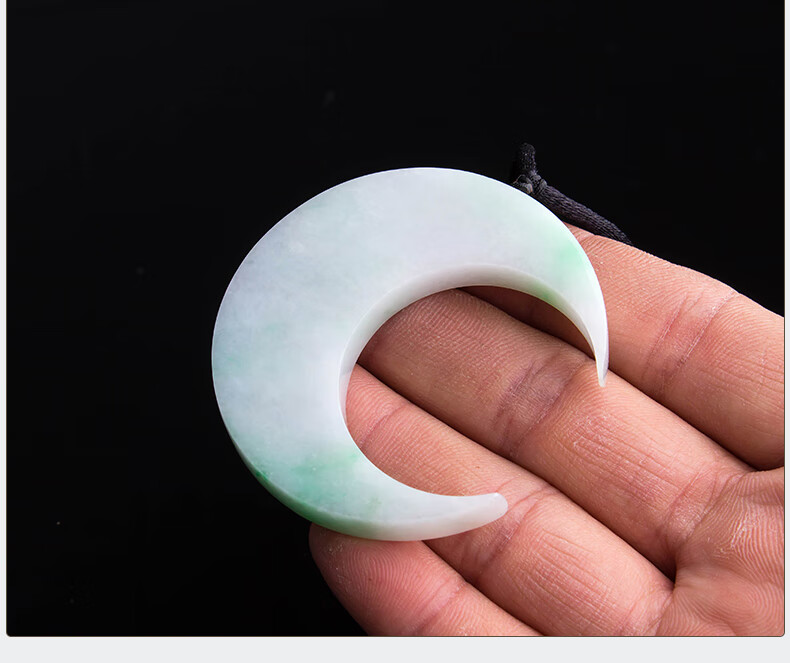 百博翡翠翡翠月牙吊坠白底青玉坠车挂玉石老坑a货带证书gc1103玉石