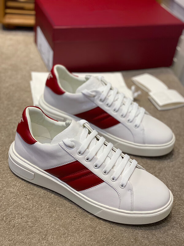 潮牌巴宝莉bv男鞋欧洲站2022高端板鞋b家休闲百搭运动皮鞋时尚皮鞋ins