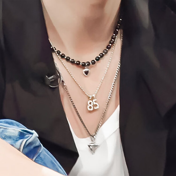 s925银王一博方块项链男85号字母叠戴数字嘻哈银吊坠女配饰 牛头项链