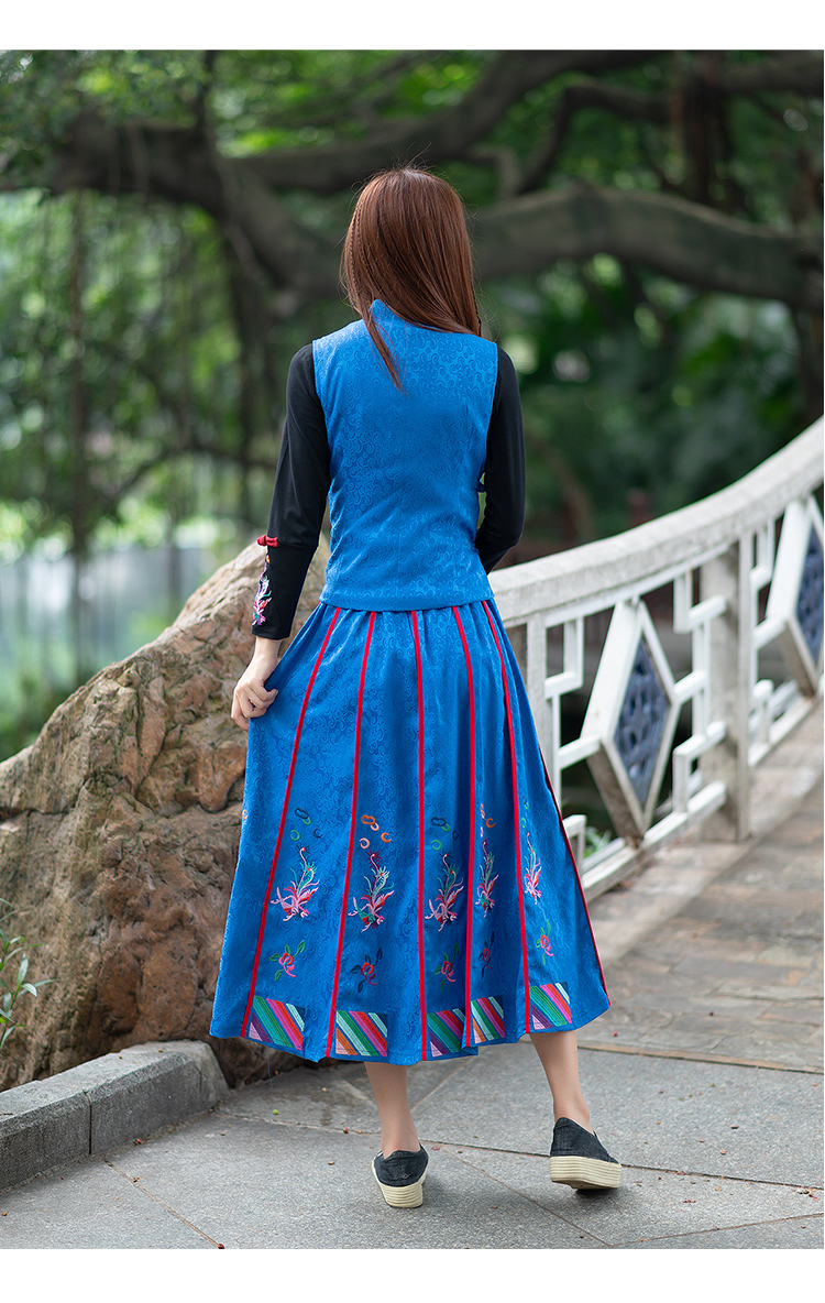 个性特色旅游云南旅游衣服女出游民族风女装中国风绣花马甲背心复古两