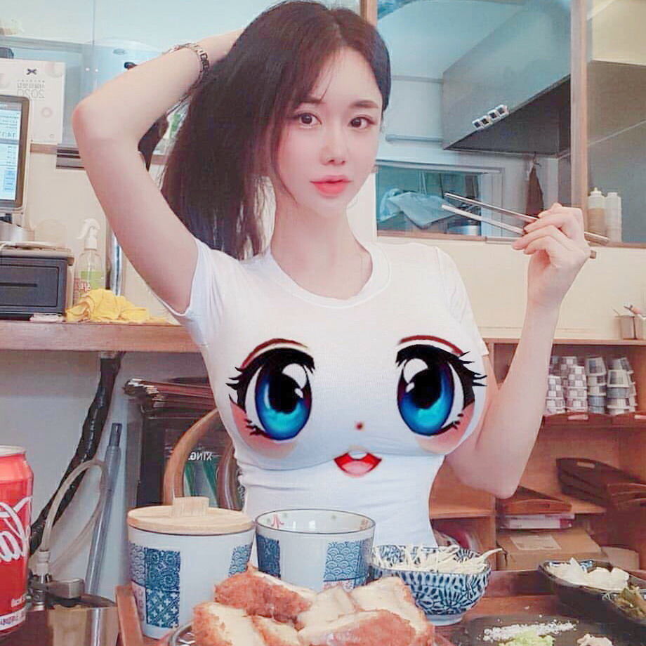 【特价捡漏】高端优雅品牌夏网红主播性感动漫印花显胸大眼睛短袖t恤