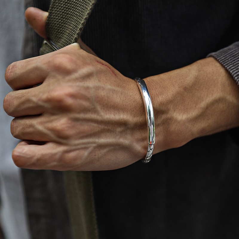 凡丘99足银简约光面手镯男个性韩版简约麻花纹开口手环男士刻字银饰品