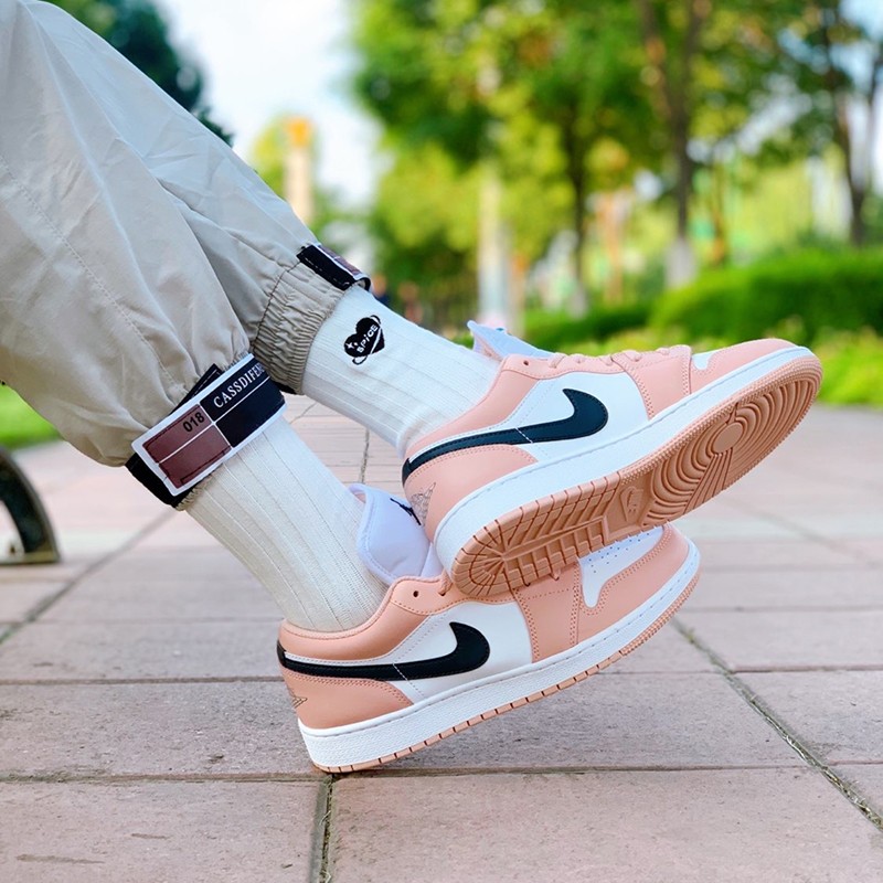 耐穿air jordan aj1 low低帮女款樱花粉休闲篮球鞋克水泥 553560-800