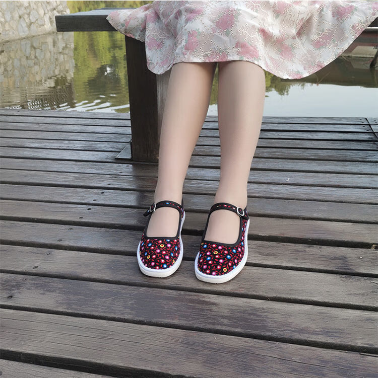 卿殿手工女士布鞋方口搭袢妈妈鞋老北京平底搭扣广场舞牛筋底老式单鞋