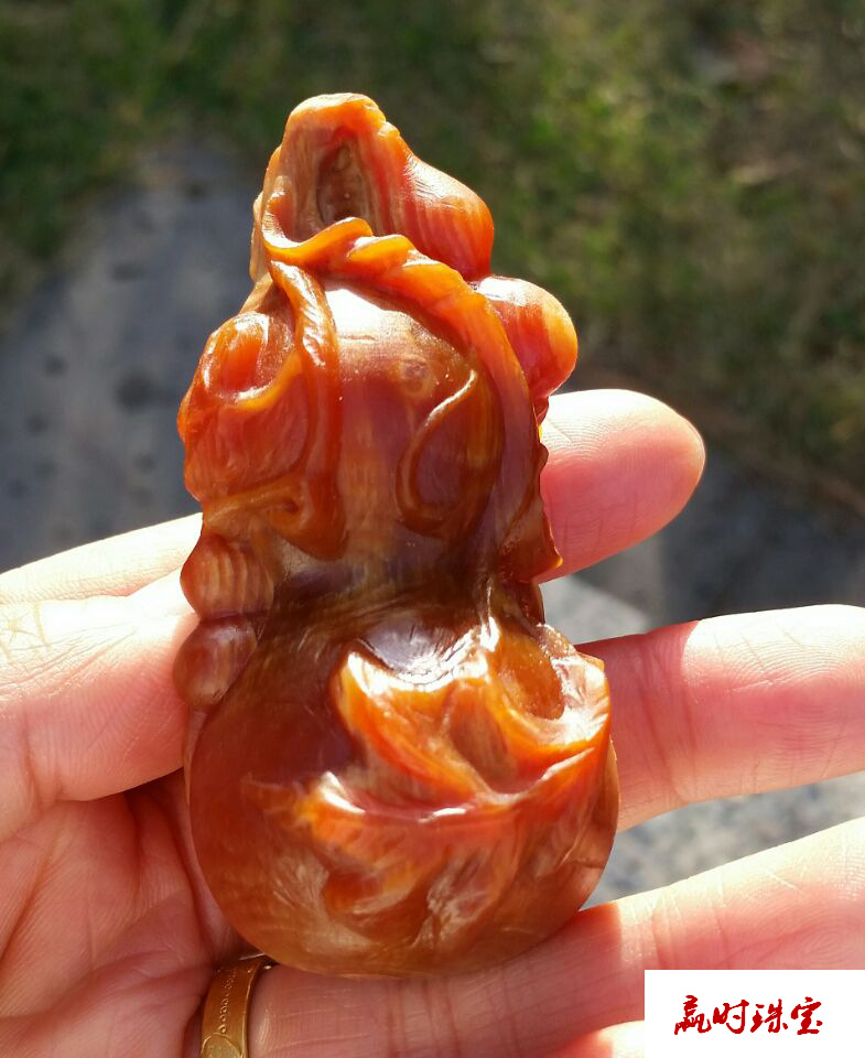 长白山琥珀木顺风明满油全透手把件北沉香文玩红松香木红色9mm