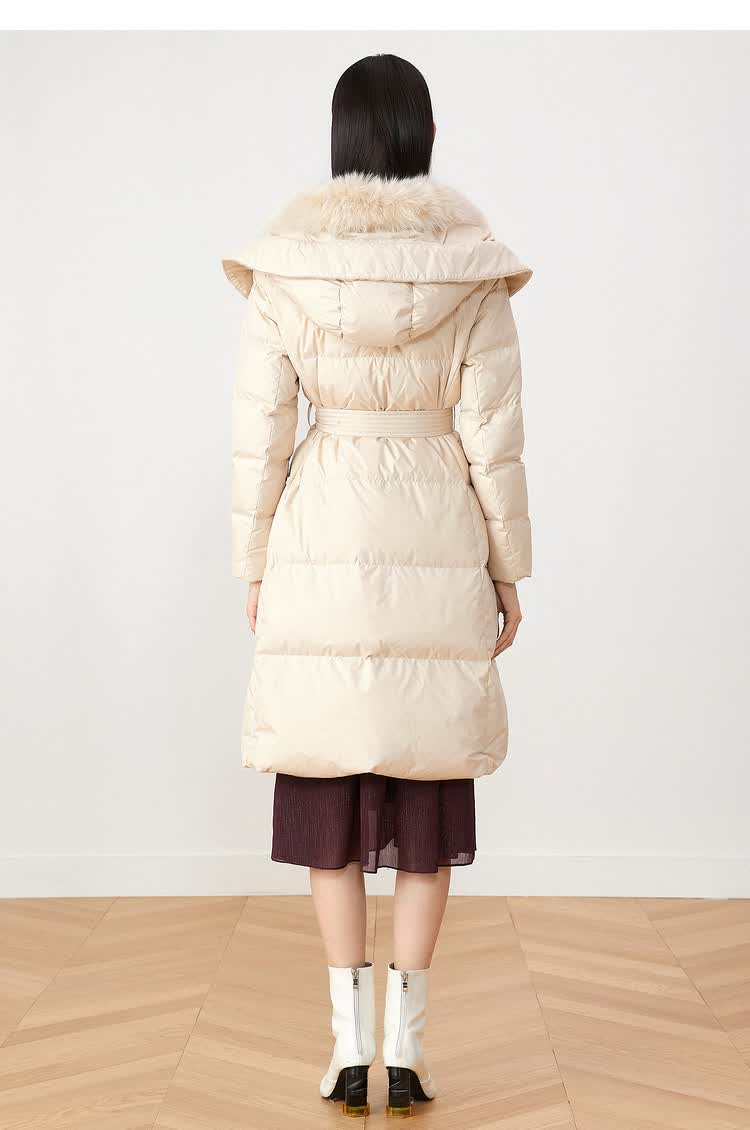 影儿yiner音儿女装2021冬季新款长款狐狸毛领连帽羽绒服 米色 36