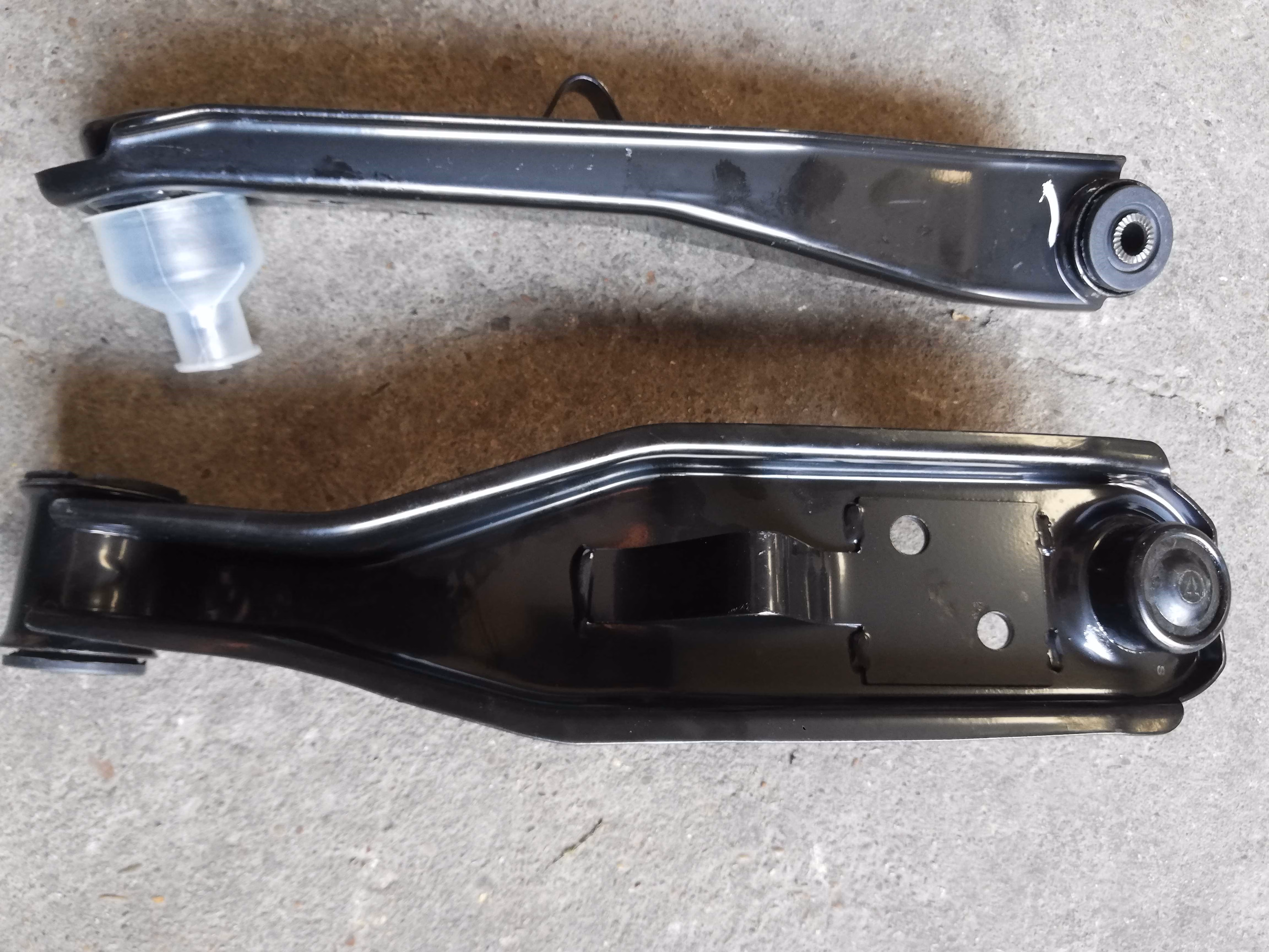 原装五菱荣光下支臂荣光加长版下摆臂荣光货车前悬挂下支臂总成 五菱