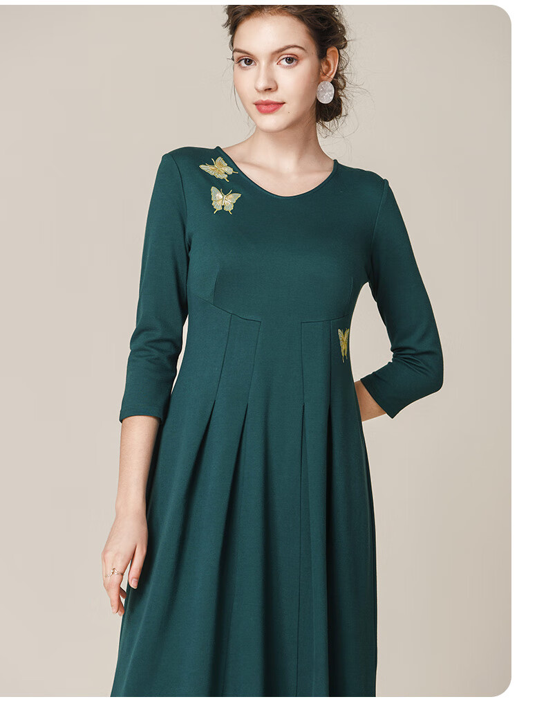 moreline沐兰2019秋冬新款中长款女装圆领弹力刺绣显白针织连衣裙