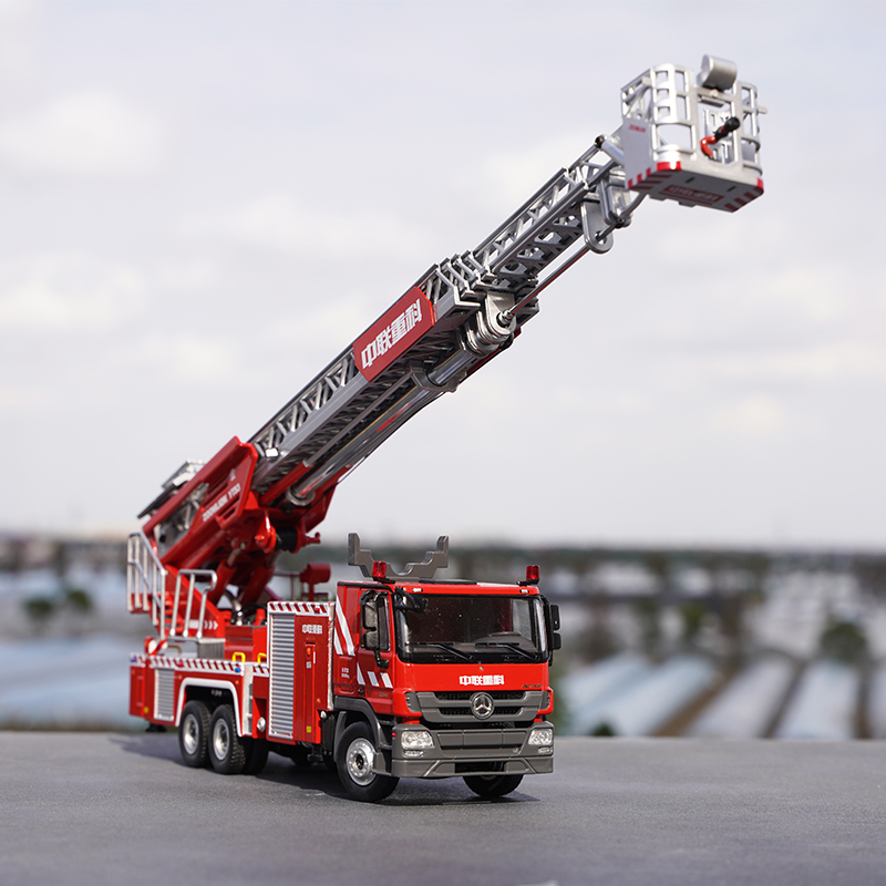 员纪念品1:48中联重科53m云梯车奔驰合金工程车模型 1:50徐工dg100