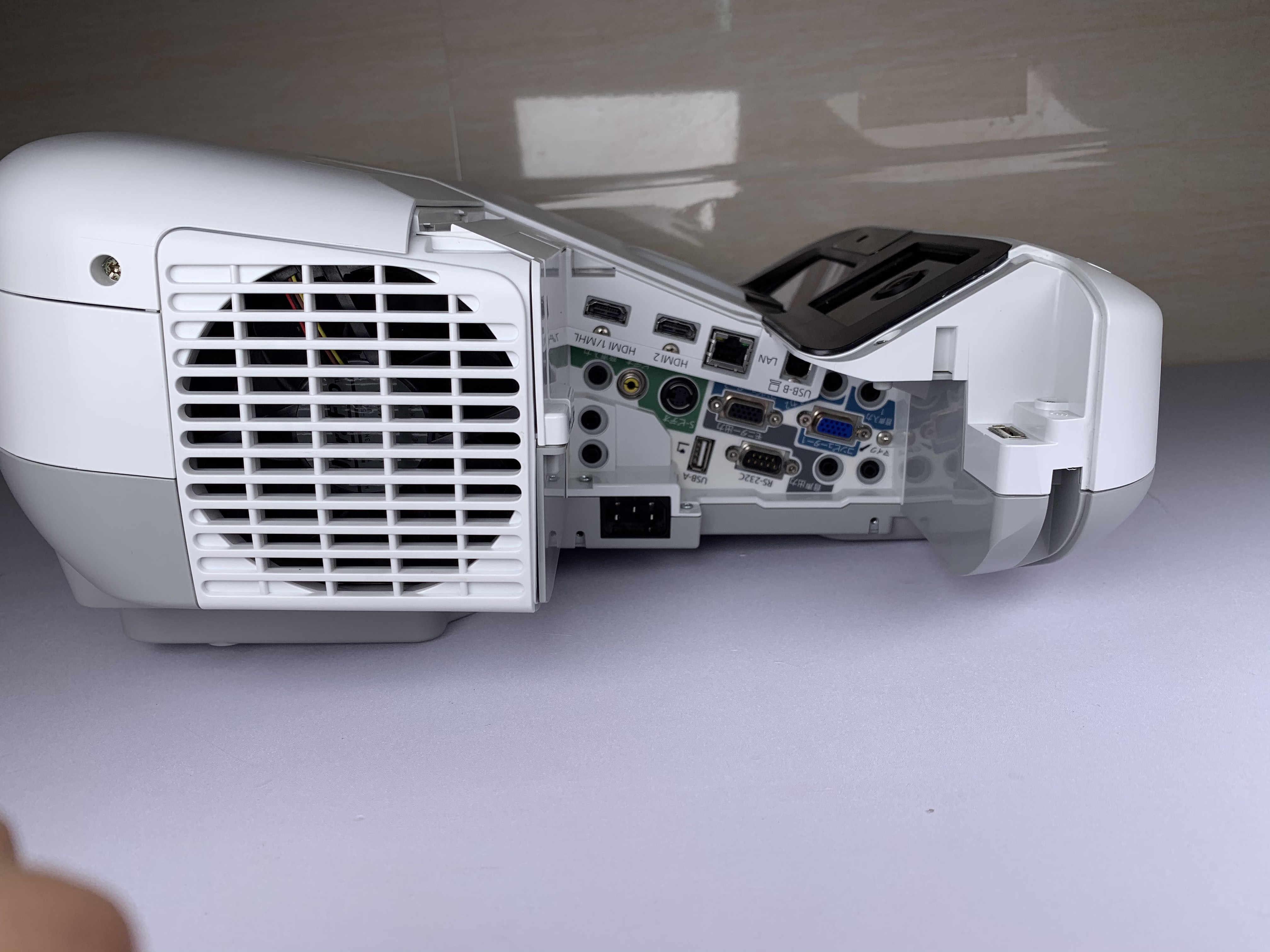 爱普生(epson)投影仪机激光超短焦办公用会议培训白天全高清4k教学
