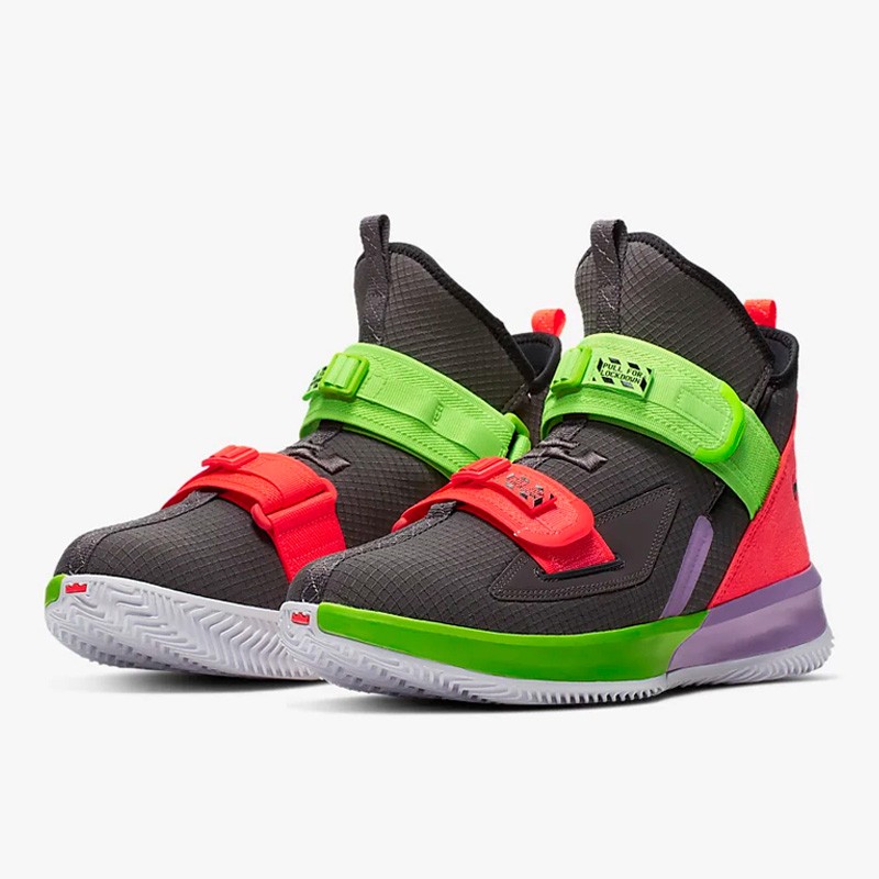 bebe8耐克nikelebronsoldier13使节13詹姆斯13士兵实战运动篮球鞋黑绿