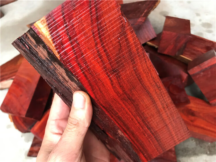 红木规整边角料非洲赞比亚血檀原木料佛珠料贴片料弹弓料下脚料把件料