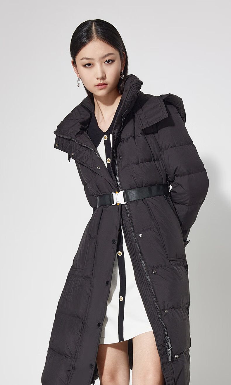 ochirly欧时力冬季新品配腰带连帽收腰长款女神羽绒服1rz433986f 黑色