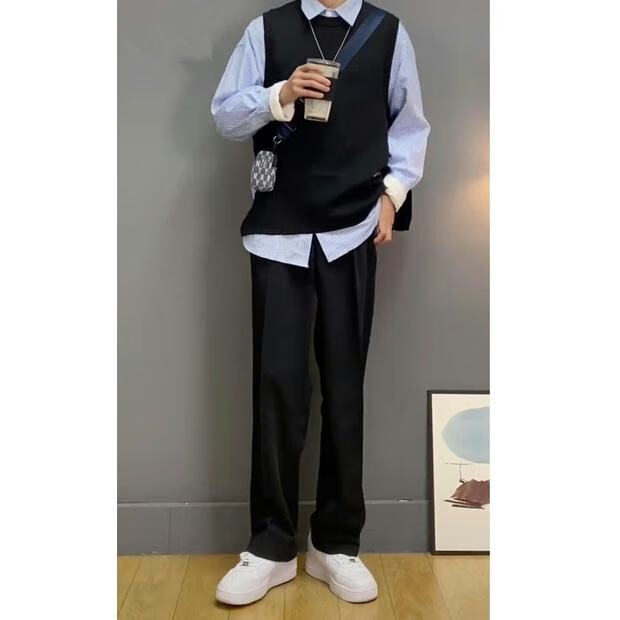 网红套装潮男穿搭秋季时尚休闲无袖坎肩针织毛衣外穿马甲搭配条纹衬衫