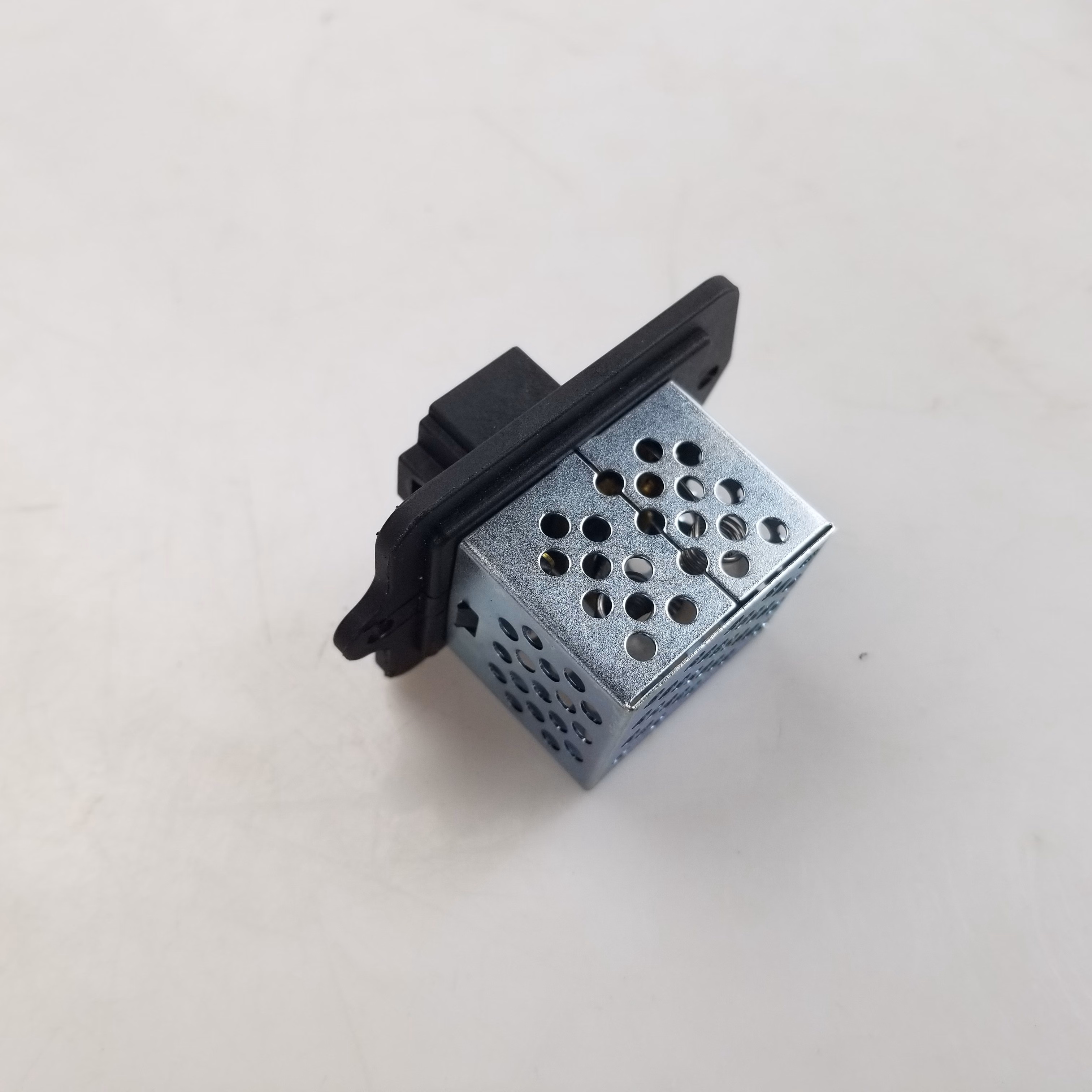 16-19款宝骏730 560 530暖风机电阻 蒸发器调速电阻 鼓风机电阻修理