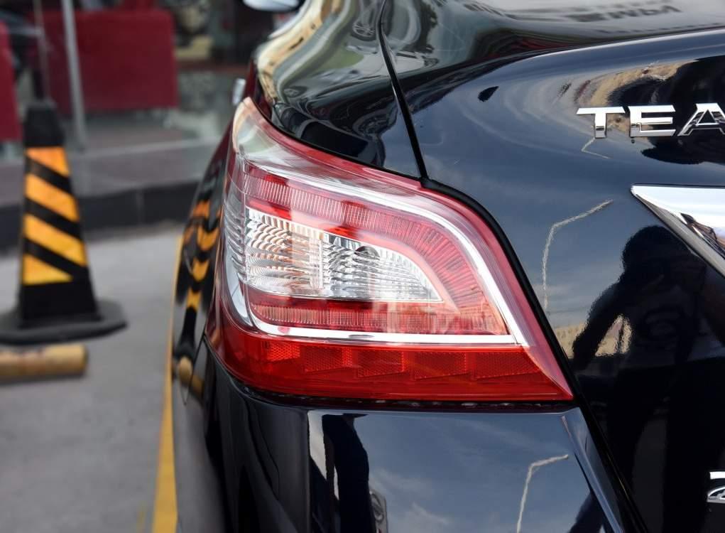 新天籁尾灯131415款天籁后尾灯后转向灯倒车灯刹车灯壳罩半总成1315