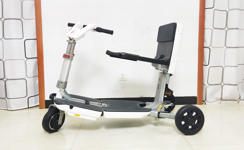 行李箱式电动车 福康之家折叠老年人三轮车行李箱式轻便携带助力老人