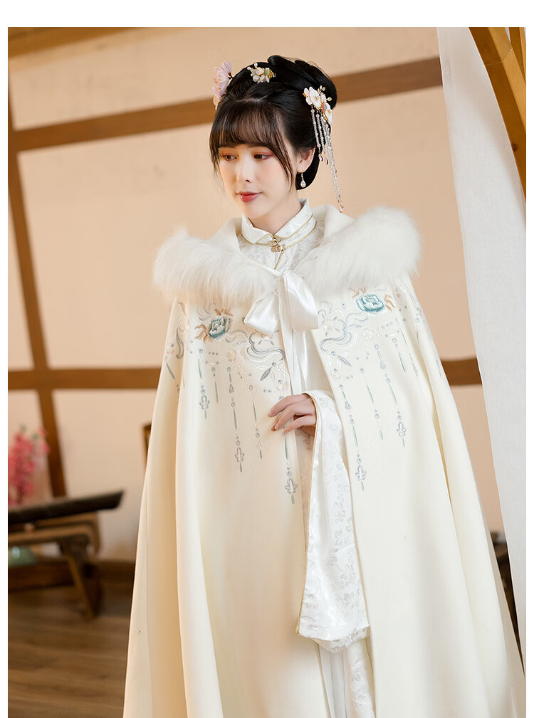 斗篷汉服女 汉服女款秋冬季披风加厚披肩白色加绒古装古风中国风长款