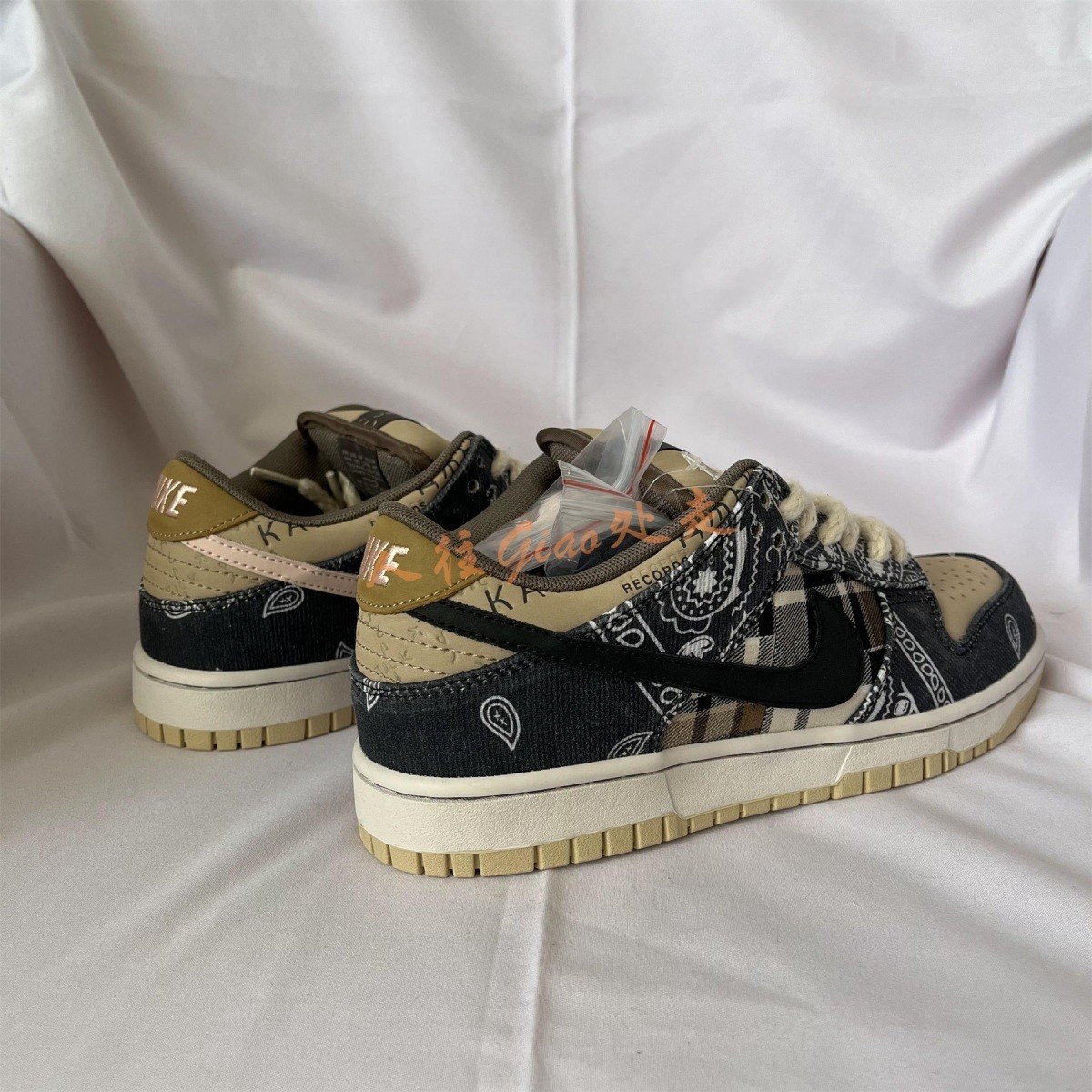 aj男女鞋dunksb腰果花板鞋可撕反荧光男女同款鞋盒中底钢印腰果花 38.