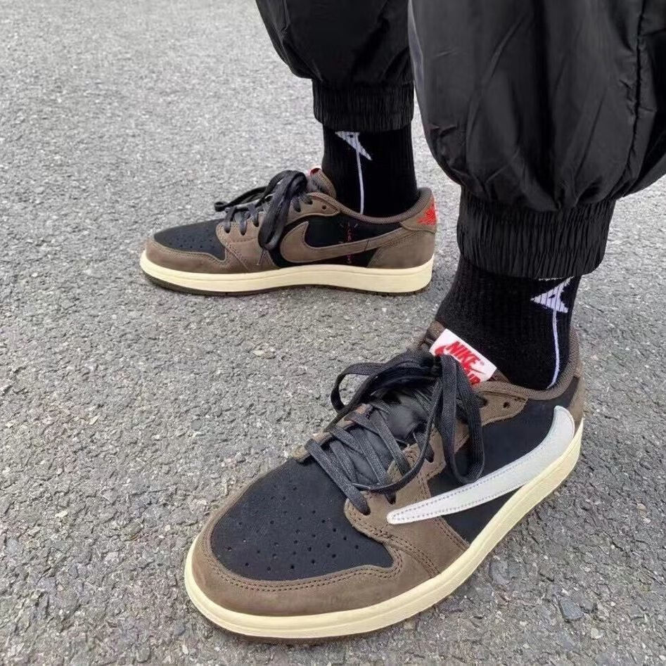 【官方旗舰】aj1藤原浩联名闪电笑脸棕色倒钩高帮男女运动板鞋子耐磨