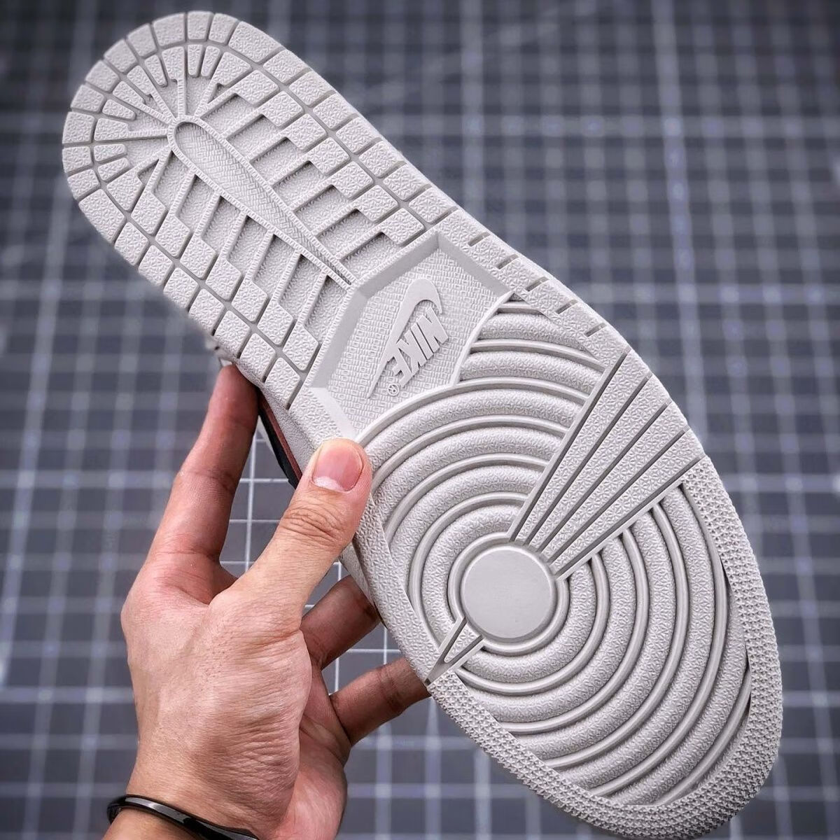 【官方旗舰】【头层纯原】aj1 high 刮刮乐 白黑 高帮 篮球鞋 42.