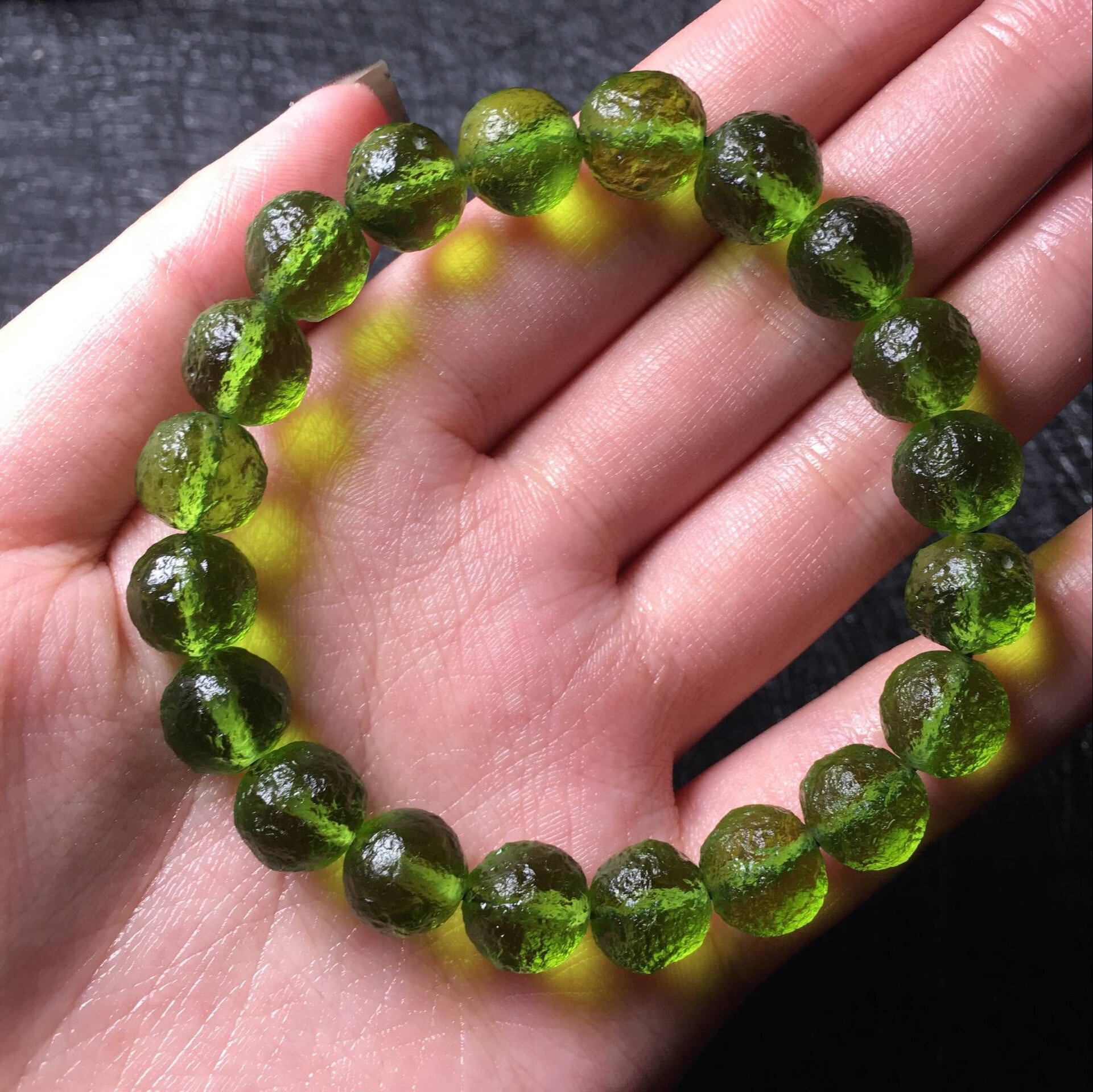 捷克绿陨石随行手串 玻璃陨石手链能量石 消除忧郁症聚财 9mm