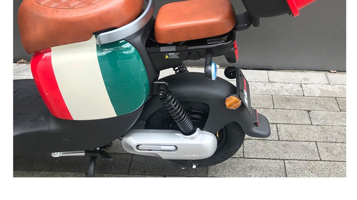 适用于爱玛vava小乔q160电动车后备箱通用雅迪台铃靠背尾箱置物储物