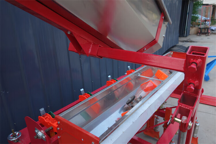 上化肥神器播种机自动上化肥机液压电动上料年新款旋耕机 上肥机电动