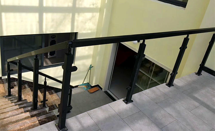 定制阳台护栏 楼梯扶手玻璃 阁楼栏杆不锈钢室内楼梯立柱黑色简约时尚