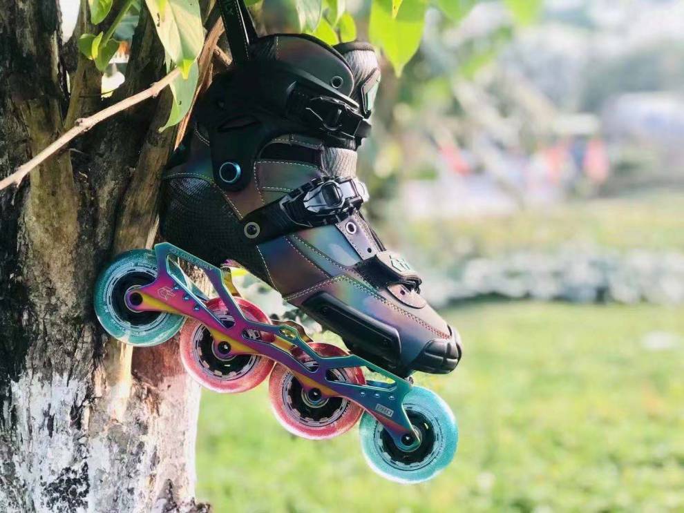 轮滑鞋 碳纤花样 轮滑鞋升级版高端定制碳纤维刹车平花鞋hv轮滑鞋直排