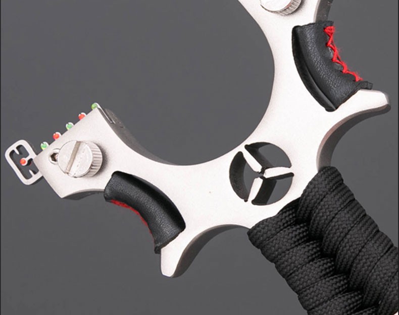 弹弓 高精度激光瞄准器弹弓抢大力扁皮筋加厚不锈钢免绑快压弹弓户外