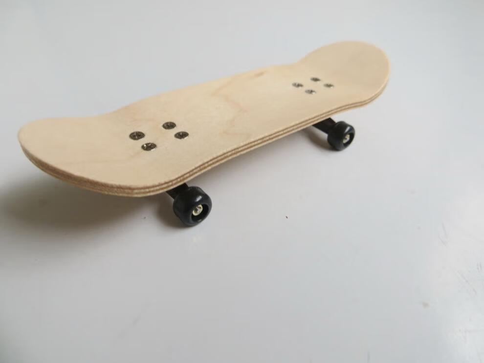 骊象*手指滑板 枫木滑板 掌上玩具 图案轮金属桥 竞技滑板车双翘板