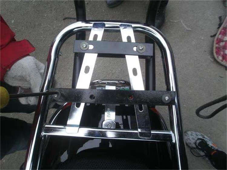 电动车靠背通用后雅迪后座改装支架后备箱爱玛座椅加高小牛壳 款黑色