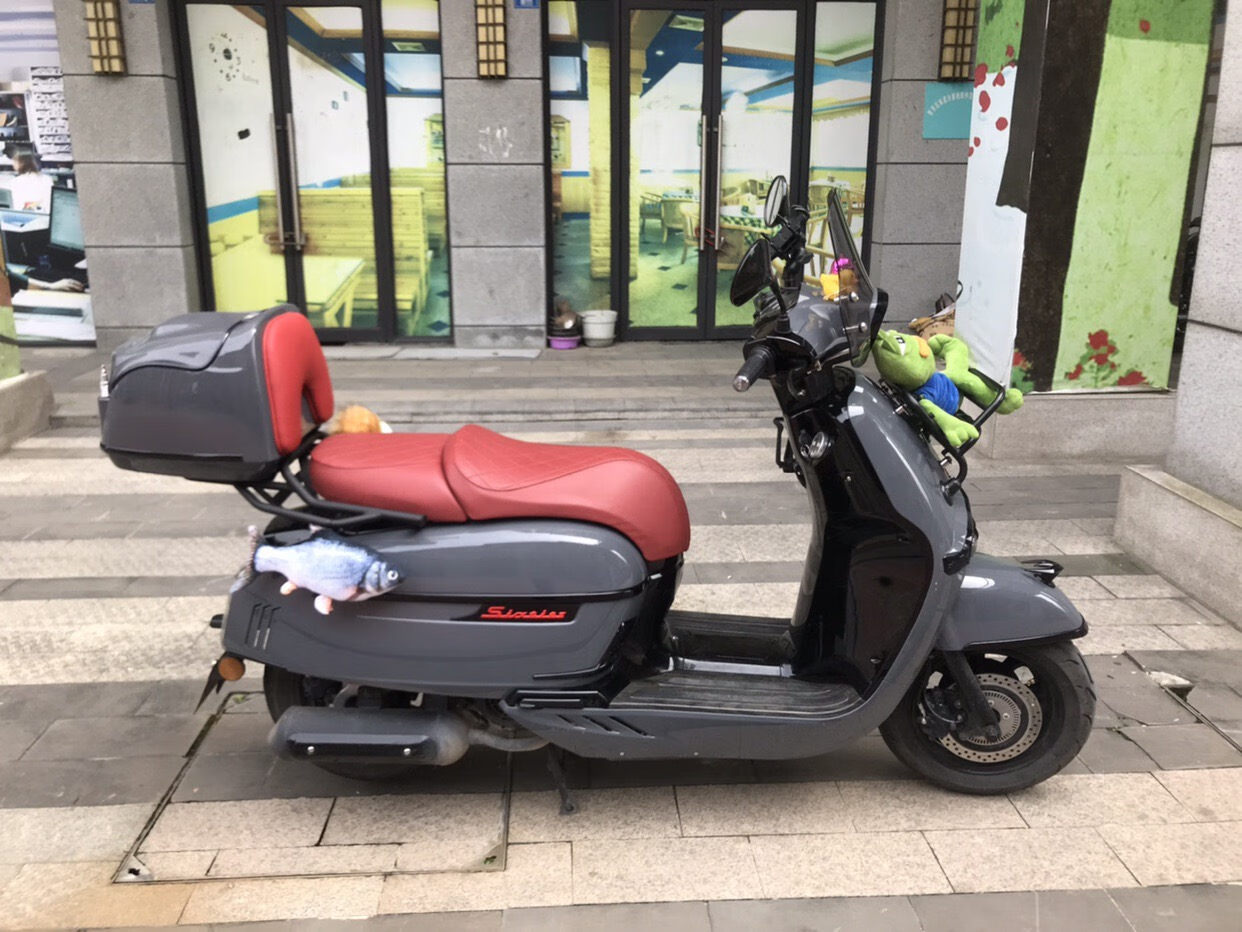 龙嘉维多利亚150/300后尾箱sixtiesvmaxie摩托车后备箱行李箱载物