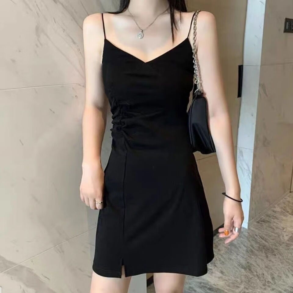 超仙吊带连衣裙2021春夏新款气质甜美打底长裙内搭过膝显瘦小黑裙黑色