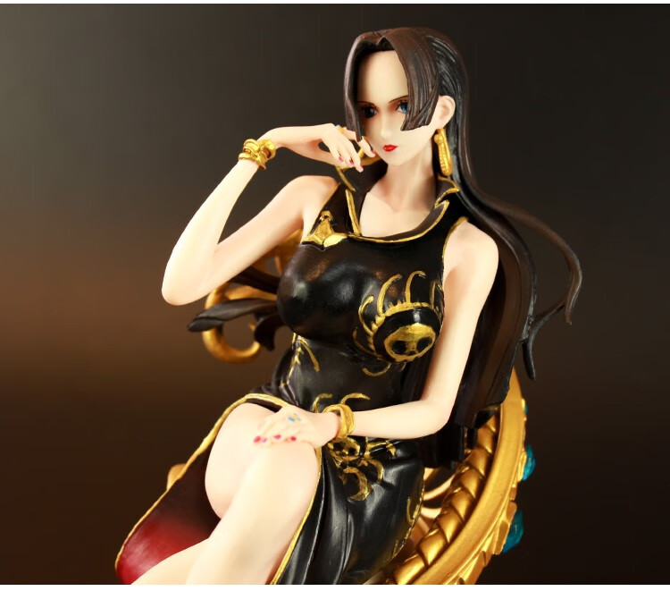 万代(bandai)海贼王女帝手办1比1可脱下七武海蛇姬汉库克坐姿场景gk