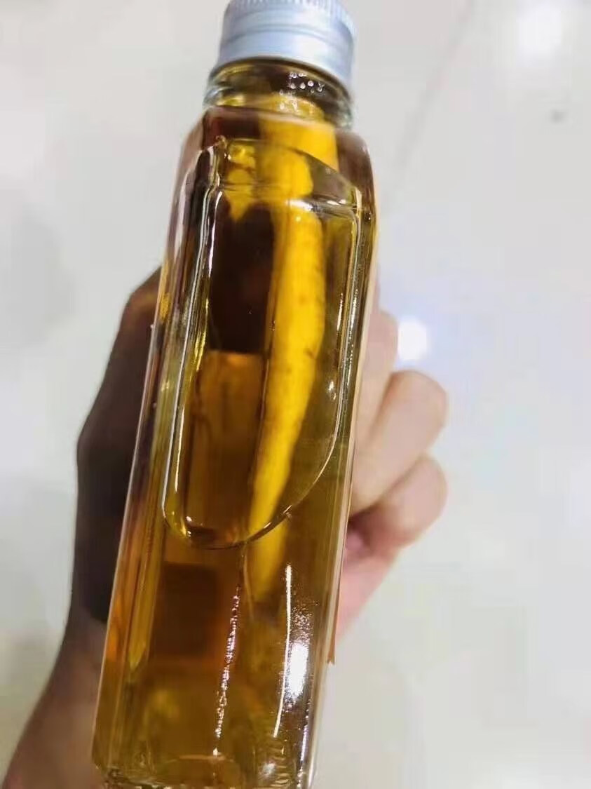 俄罗斯小虎酒 俄罗斯小虎头牌500ml小鹿茸伏特加男性人参酒 杯子强町