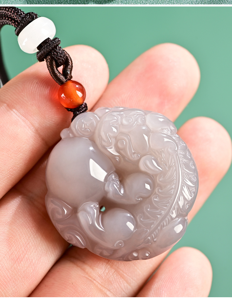 源庆周天然烟紫色和田玉吊坠圆形貔貅玉吊坠男女款个性玉佩项链玉石