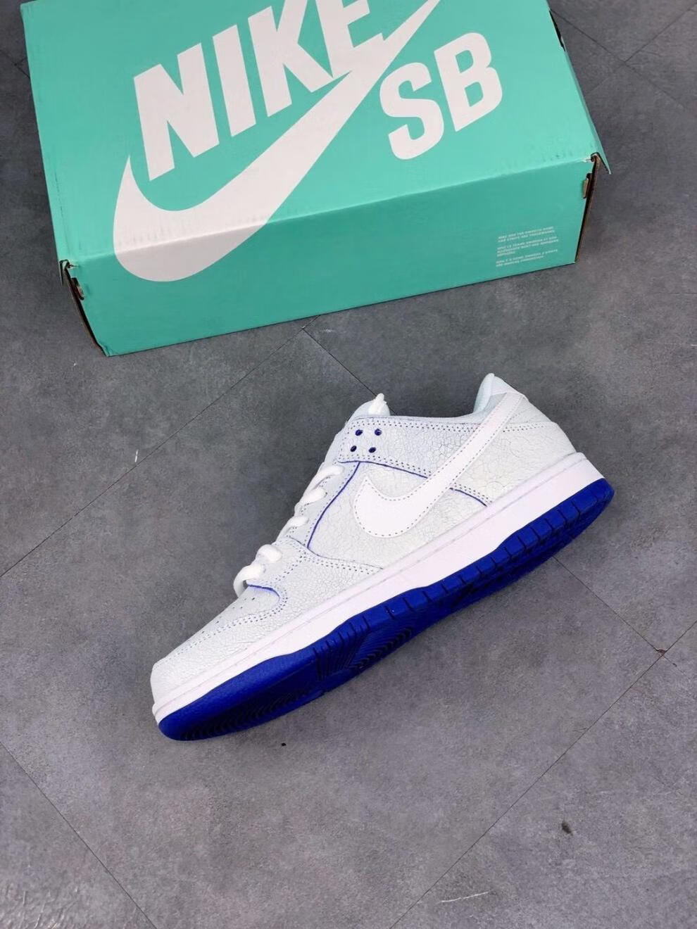 nike耐克2022年夏季新款sb dunk low白蓝扣扣乐爆裂纹冰蓝青花瓷