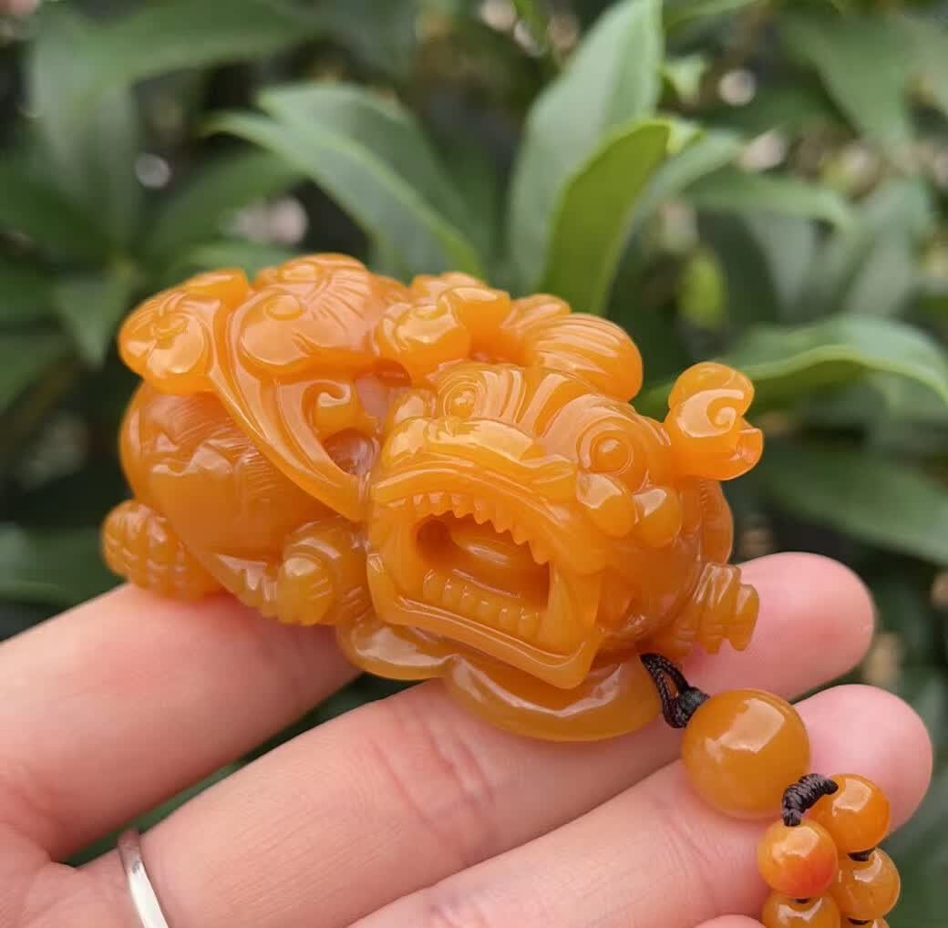 钰缅甸云南黄龙玉帝王黄满色精雕霸王貔貅手玩挂件证书新【图片 价格